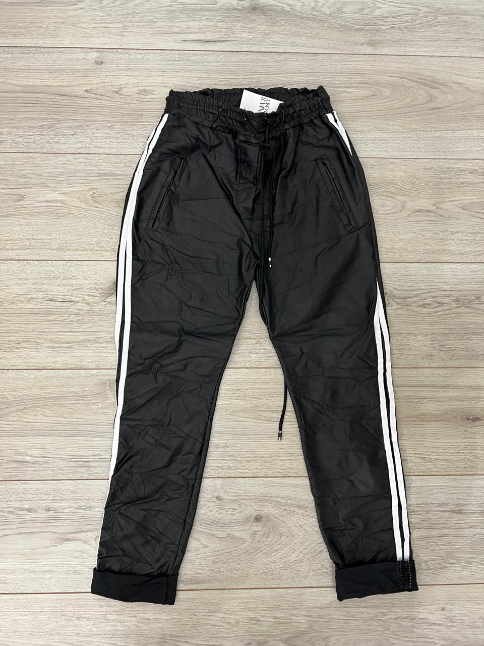 JOGGER VINIPIEL NEGRO RAYAS - Imagen 2