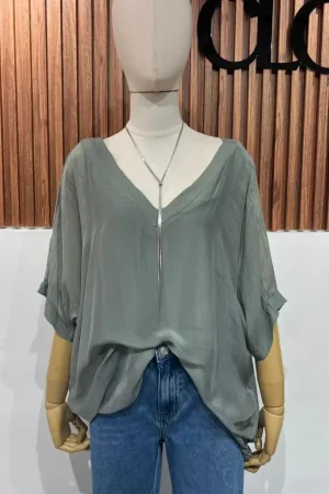 BLUSA SEDA OLIVE CUELLO V