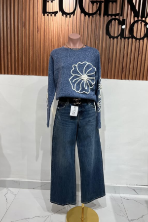 Suéter Azul Jaspeado con Bordado Floral en Relieve