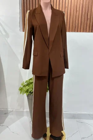 CONJUNTO BLAZER CAFE CON RAYA